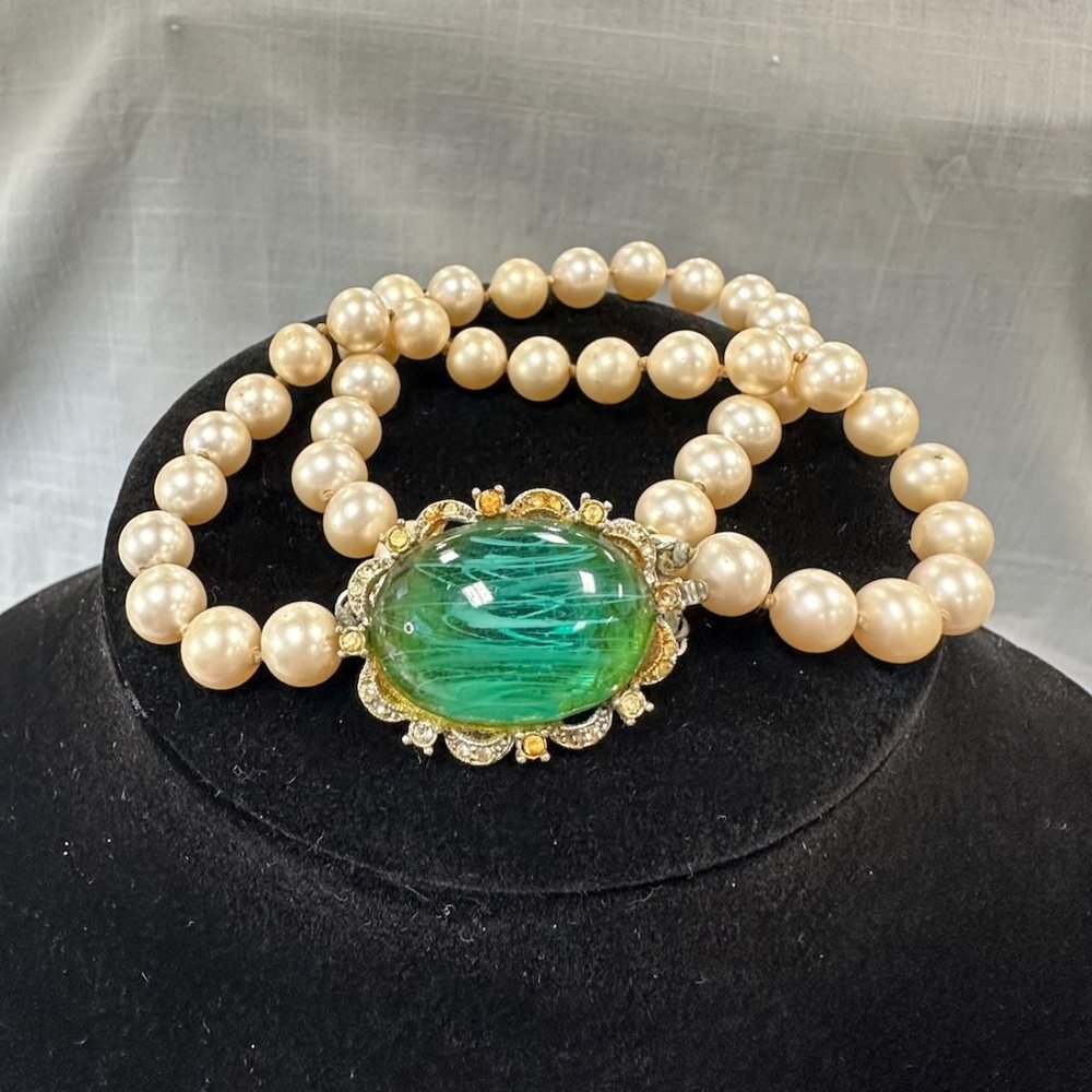 Stunning Vintage Faux Pearl, Rhinestone, and Green Glass 9" Bracelet